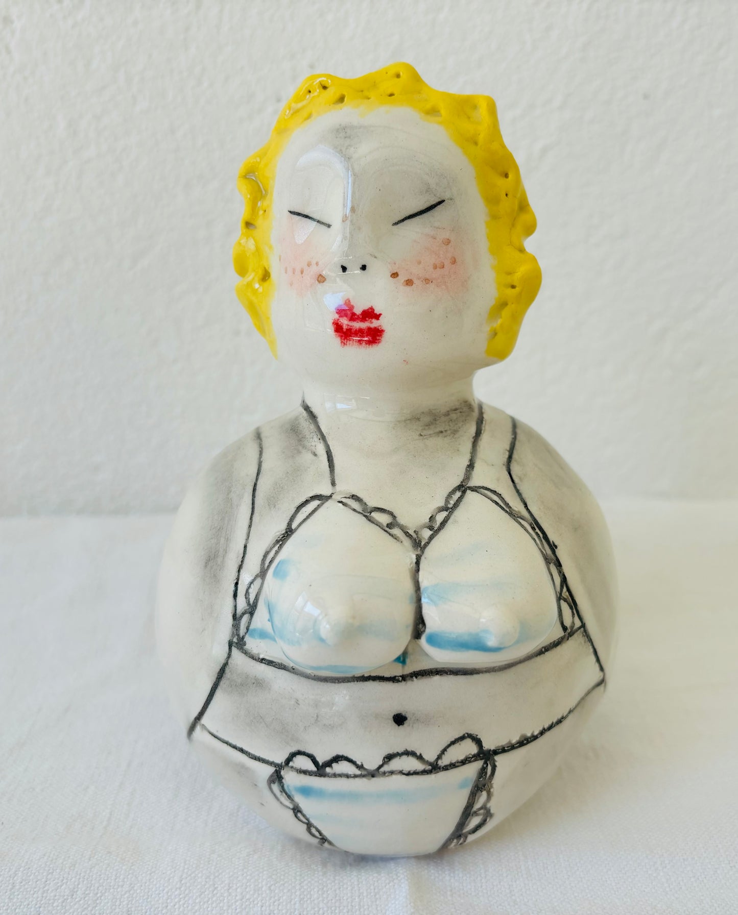 Mademoiselle en bikini